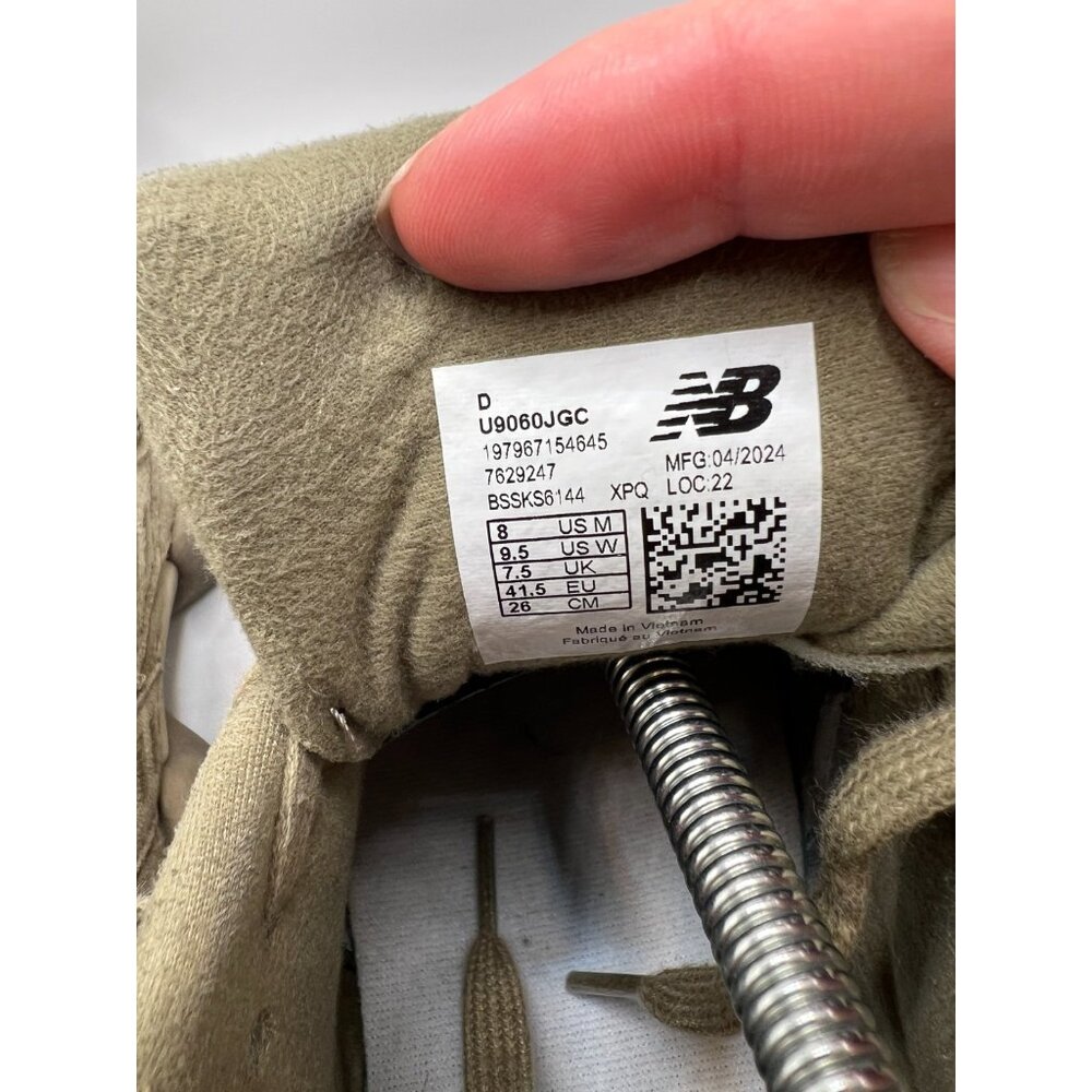 New Balance Women's Sneakers in Tan and Cream - Picture 11 of 11